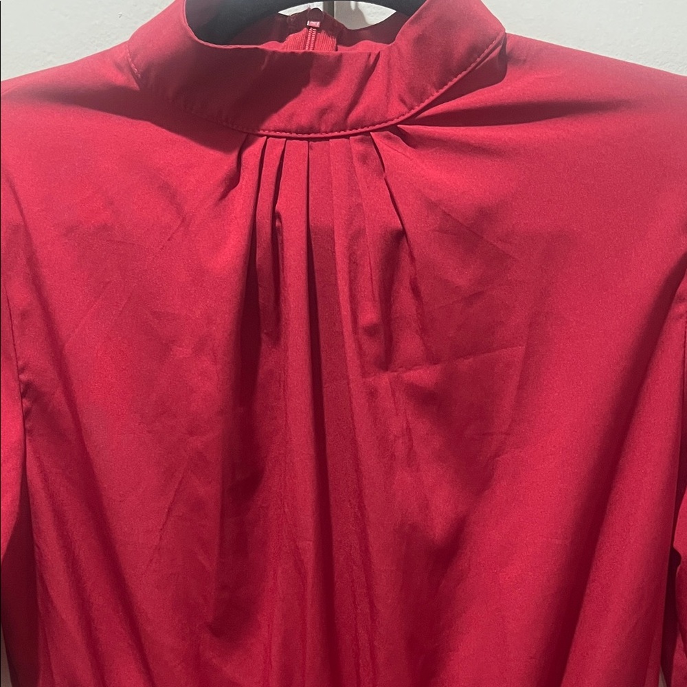 Elegant Pleated Midi Dress in Deep Red - Picture 3 of 4